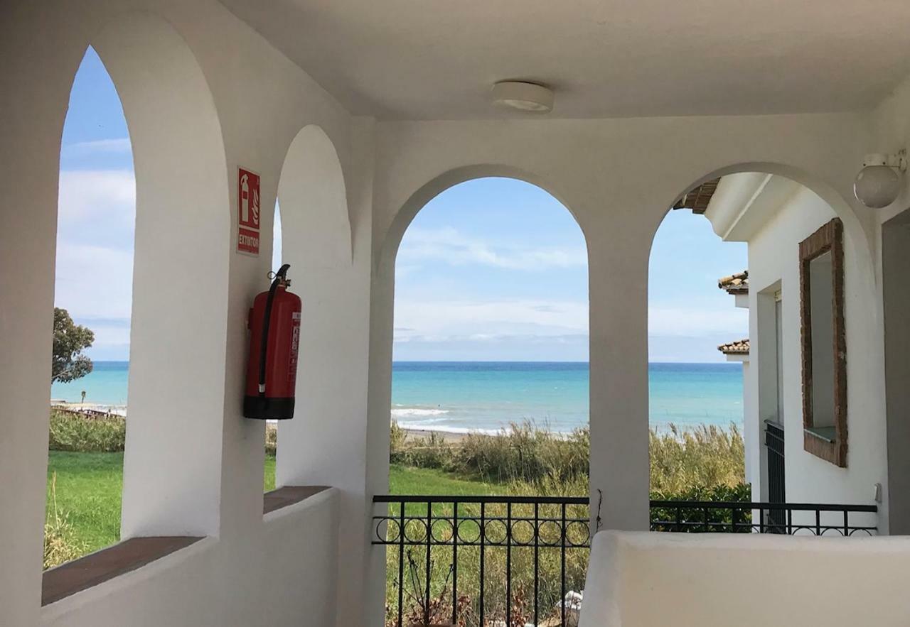 Marbella - Estepona Beach Frontline Apartment Exterior photo