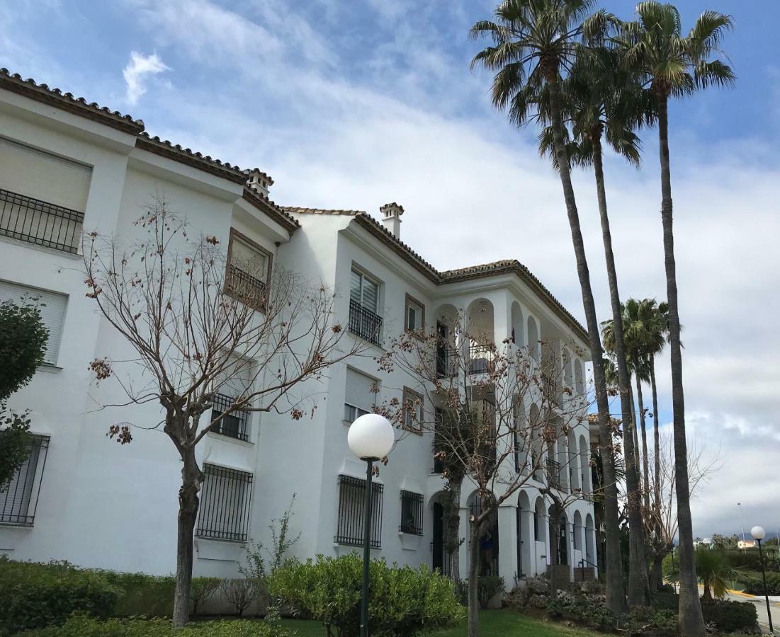 Marbella - Estepona Beach Frontline Apartment Exterior photo
